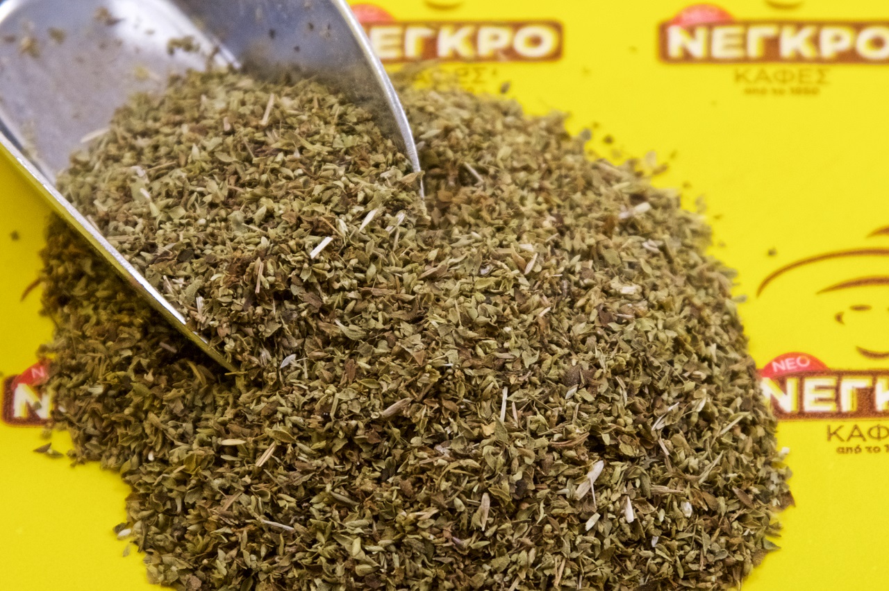 Ρίγανη στο καφεκοπτείο Νέγκρο Ρίγανη στο καφεκοπτείο Νέγκρο